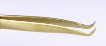 Volume Curved Boot Tweezer